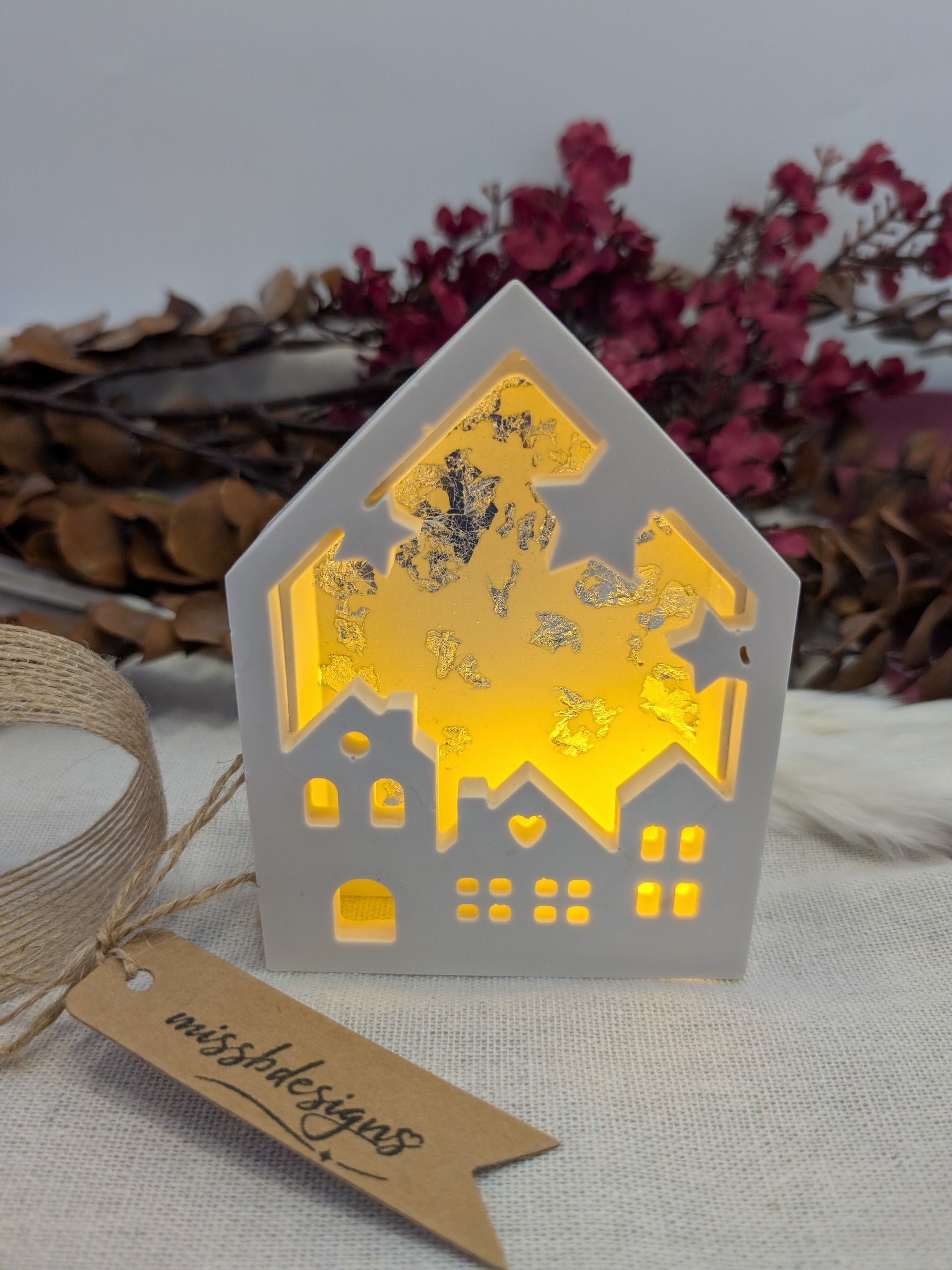 hand crafted eco resin Decorative house-shaped light with silver foil home decoration
