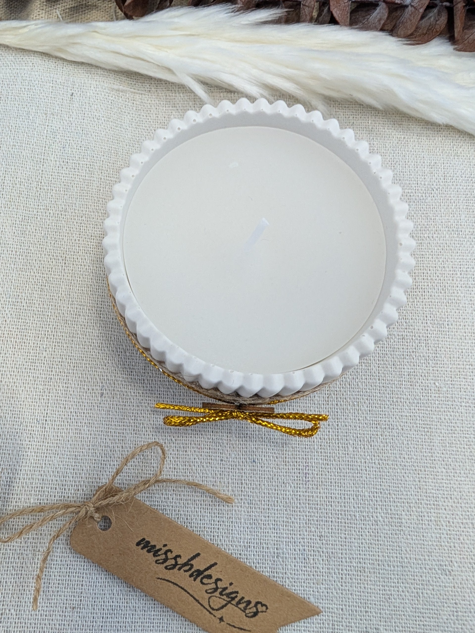 eco resin ribbed handcrafted candle holder soy or beeswax candle with  decorative heart home decoration