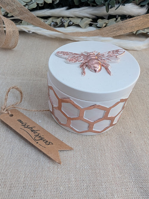 soy wax candle bee pot with lid and gold foil vanilla scented jesmonite eco resin pale pink marble colour