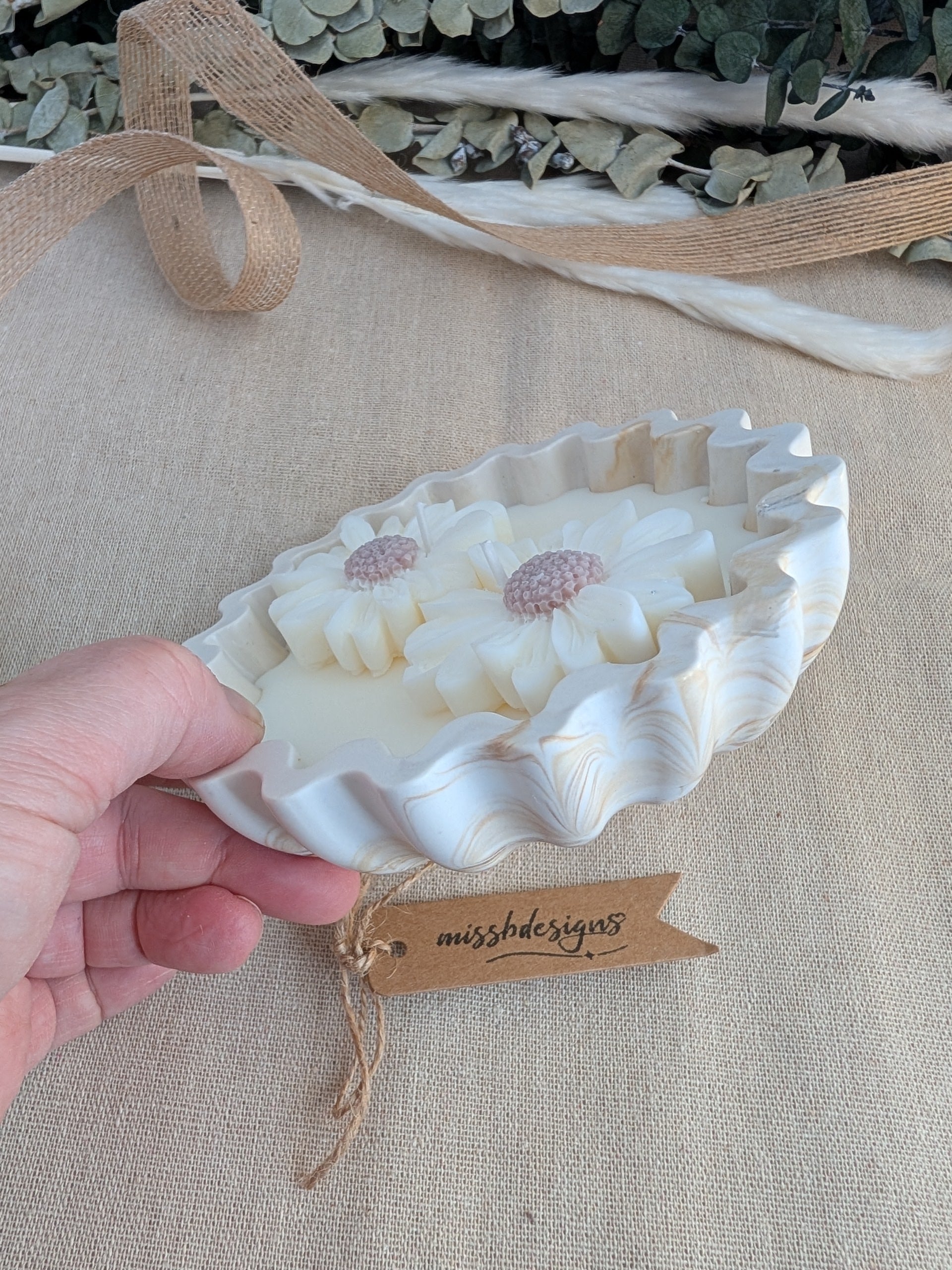 Natural Daisy vanilla scented candle made from jesmonite eco resin filled with scented soy wax hand cast stone pot natural beige marble two daisies home decor gift