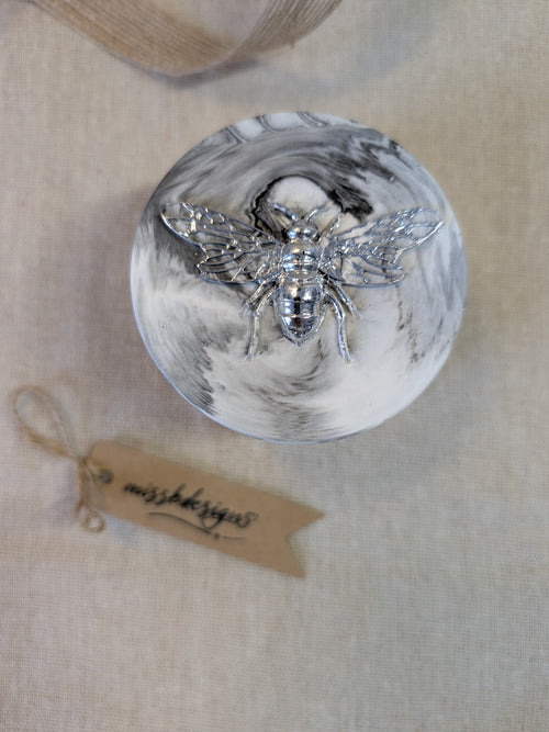 soy wax candle bee pot with lid and silver foil vanilla scented jesmonite eco resin black marble colour