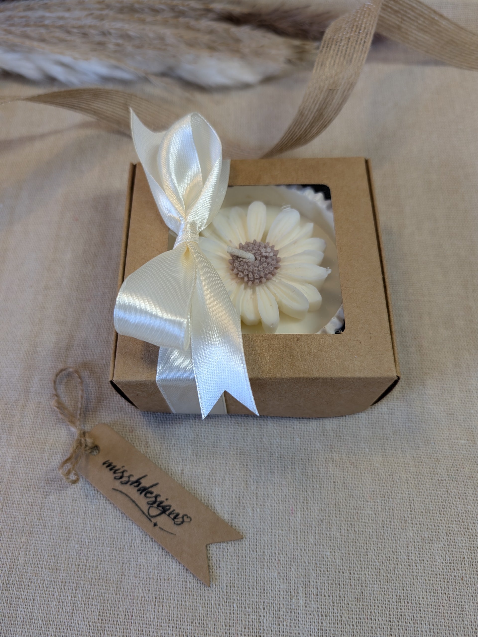 Sunshine Single Daisy Candle - Natural