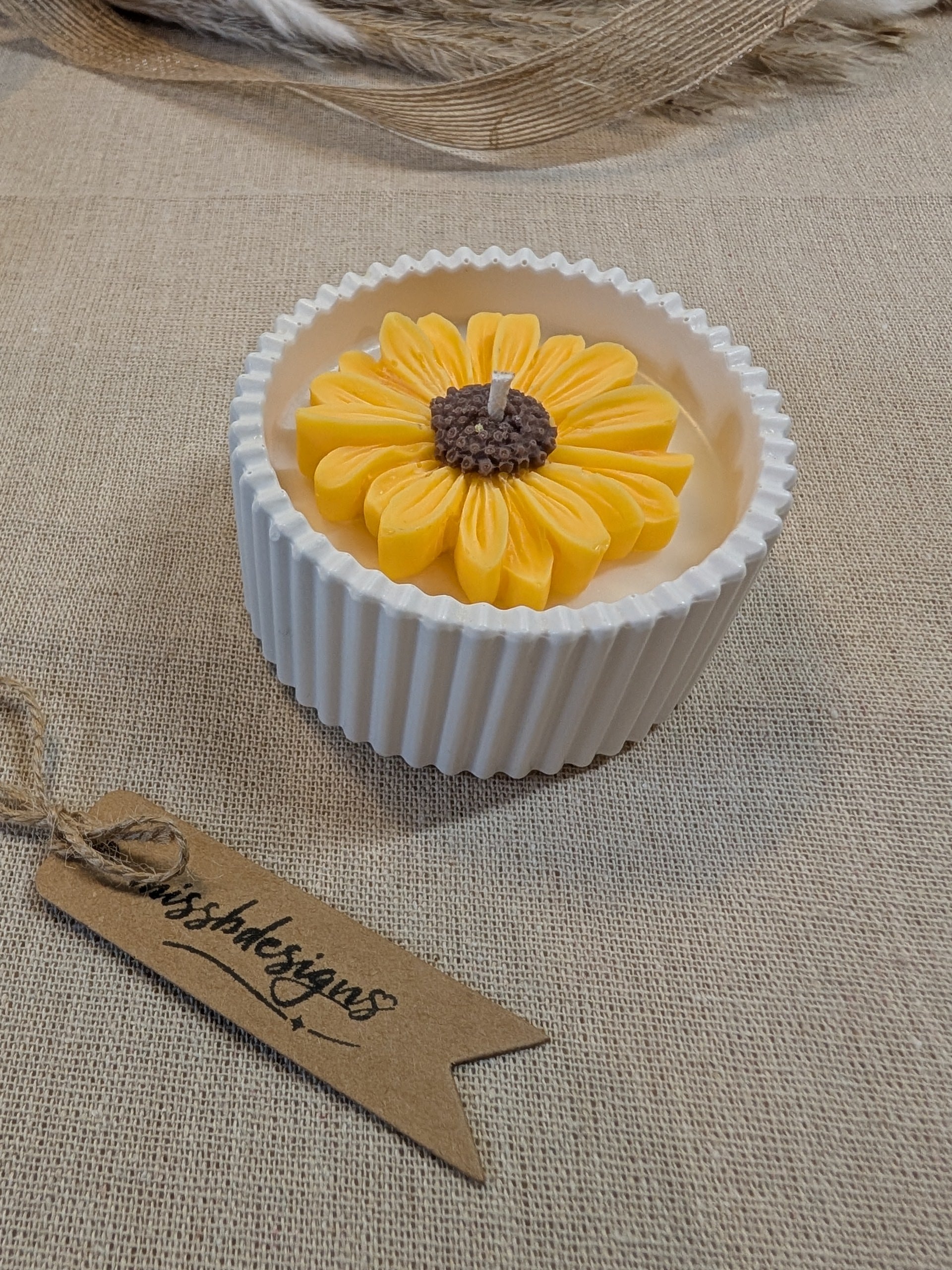 Sunflower sunshine daisy candle in neutral natural hand cast eco resin home decor pot scented with vanilla perfect gift