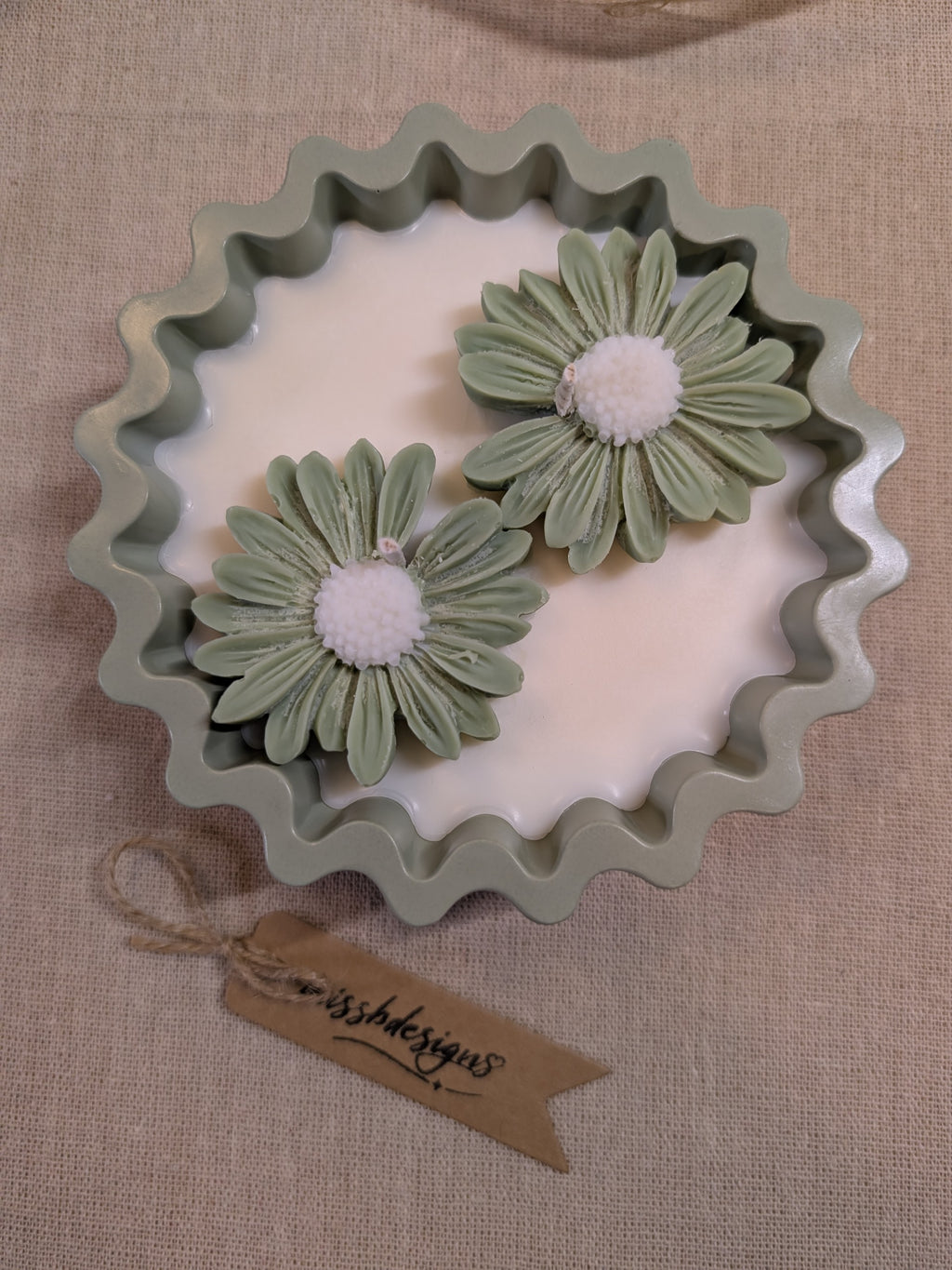 Natural sage green daisy candles in neutral green hand cast eco resin home decor pot scented with vanilla perfect gift